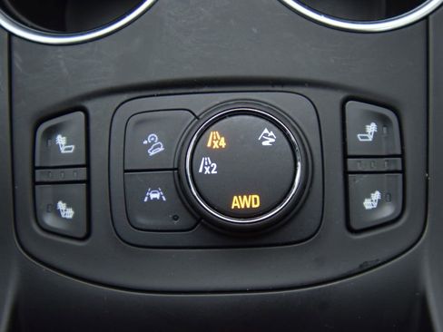 Used 2024 GMC Terrain SLE w/ Driver Convenience Package image 33