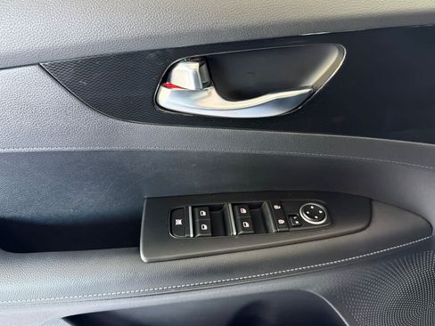 Used 2024 Kia Forte GT-Line FWD image 12