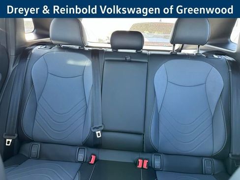 New 2025 Volkswagen Tiguan SE R-Line image 33