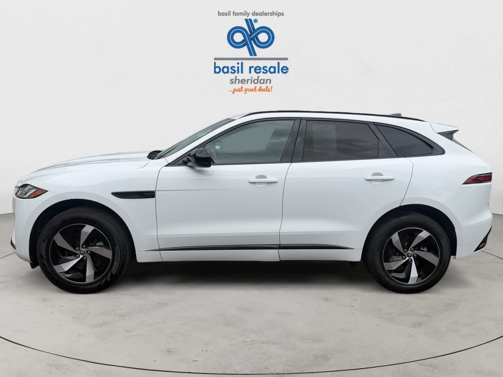 Used 2025 Jaguar F-PACE R-Dynamic S AWD/4WD image 3