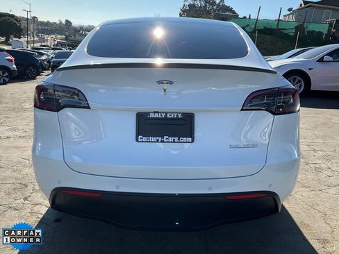 Used 2022 Tesla Model Y Performance image 4