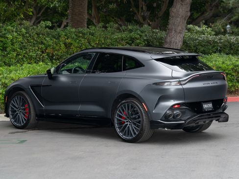 Used 2025 Aston Martin DBX 707 image 6