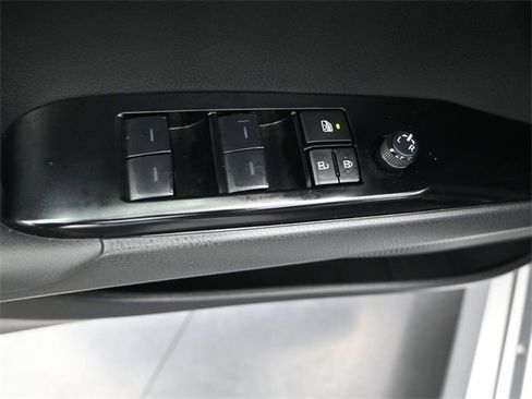 Used 2025 Toyota Camry LE image 12
