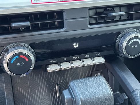 Used 2024 Toyota Tacoma TRD Sport image 20