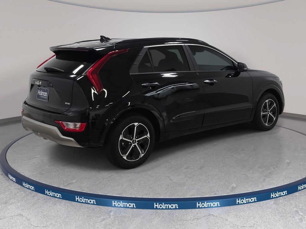 Used 2025 Kia Niro FWD image 6