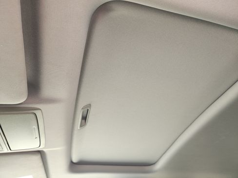 Used 2018 Honda CR-V Touring image 25