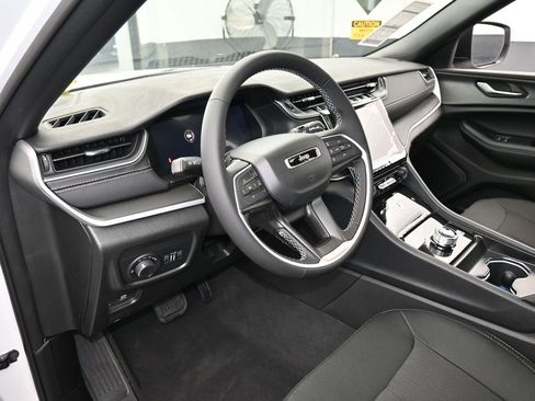 New 2025 Jeep Grand Cherokee Laredo RWD image 10