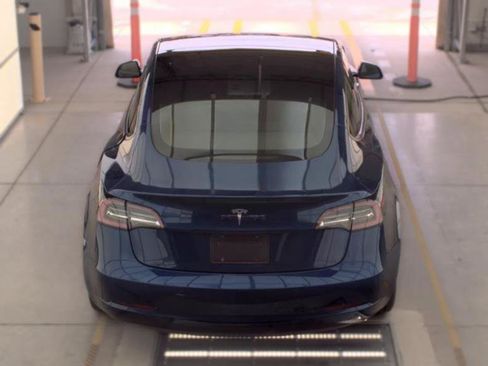 Used 2022 Tesla Model 3 Standard Range RWD image 4