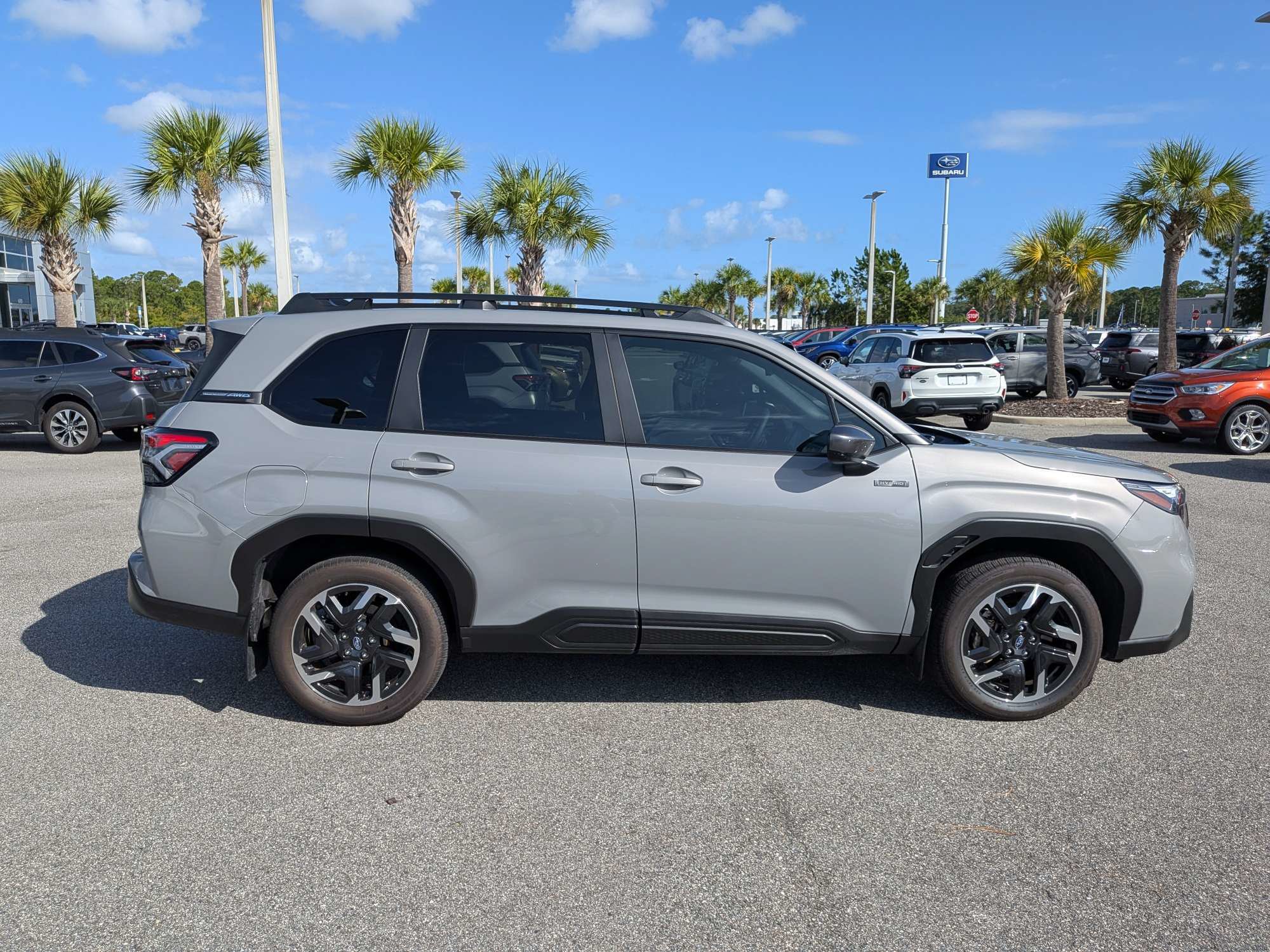 Used 2025 Subaru Forester Premium AWD/4WD image 3