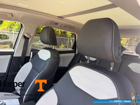 Used 2025 Volkswagen Taos SEL AWD/4WD image 12