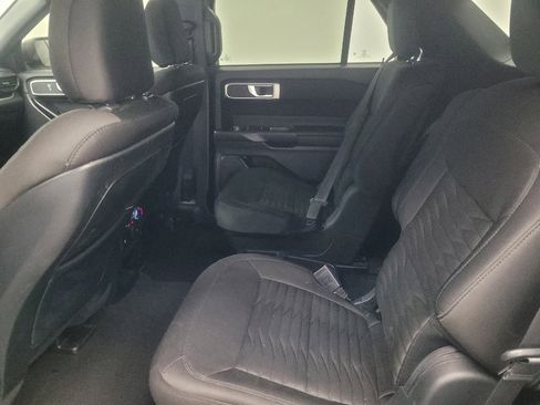 Used 2020 Ford Explorer XLT w/ Comfort Package image 18