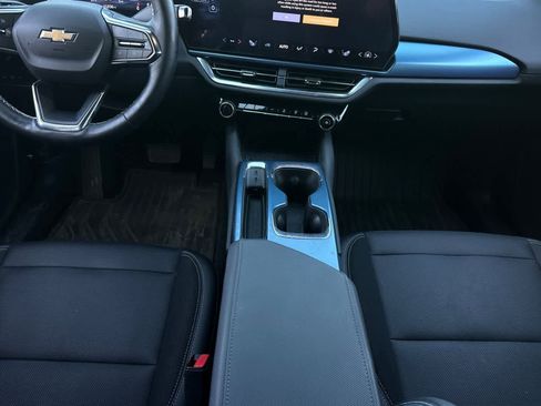 Used 2024 Chevrolet Equinox EV LT image 4