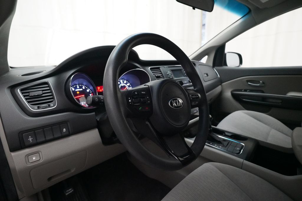 Used 2016 Kia Sedona LX FWD image 8