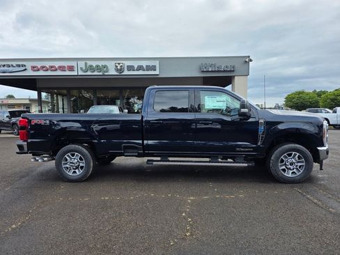 New 2025 Ford F350 Lariat w/ FX4 Off-Road Package image 5