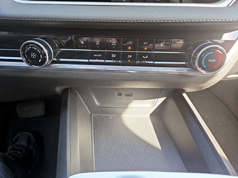 Used 2025 Chevrolet Equinox LT image 25