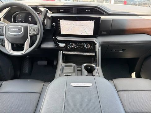 New 2026 GMC Sierra 2500 Denali w/ Denali Reserve Package AWD/4WD image 9