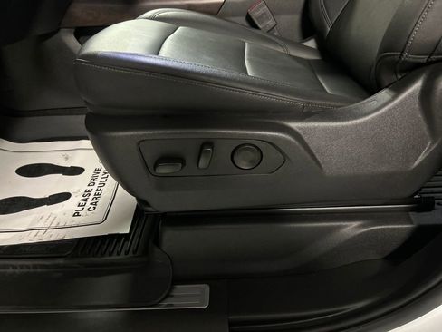 Used 2025 GMC Sierra 2500 SLT w/ SLT Premium Package image 13