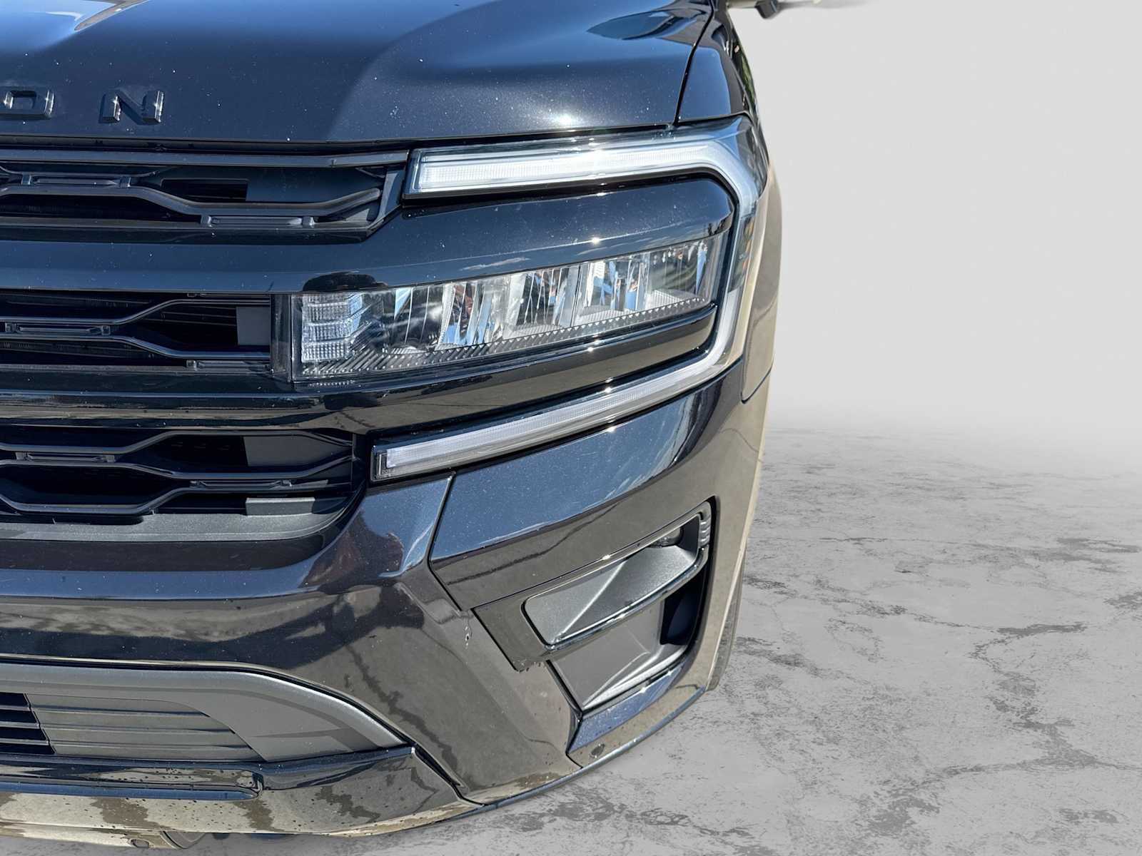 Used 2023 Ford Expedition Limited AWD/4WD image 10