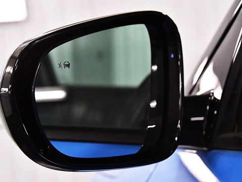 Used 2023 Chevrolet TrailBlazer RS w/ Sun and Liftgate Package image 13