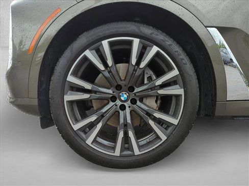 Used 2025 BMW X7 xDrive40i image 14