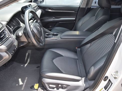 Used 2023 Toyota Camry SE FWD image 11