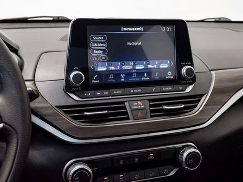 Used 2024 Nissan Altima 2.5 SV image 16