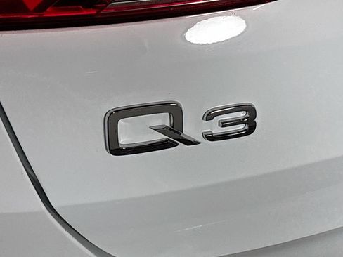 Used 2024 Audi Q3 2.0T Premium image 24