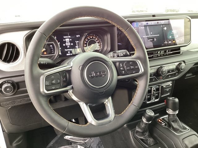 Used 2024 Jeep Wrangler Unlimited Sahara AWD/4WD image 13