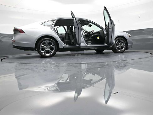 Used 2025 Honda Accord EX-L image 47
