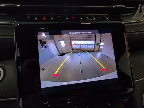 New 2025 Jeep Grand Cherokee Laredo w/ Luxury Tech Group I image 19