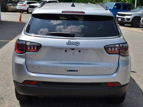 Used 2024 Jeep Compass Latitude AWD/4WD image 7