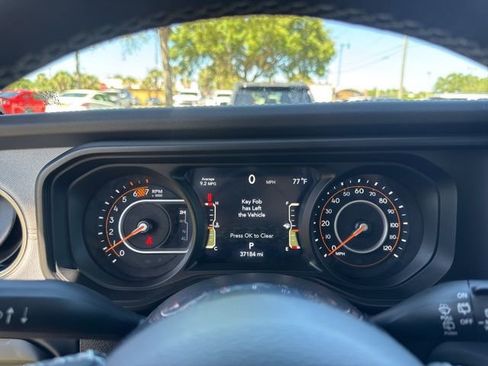 Used 2025 Jeep Wrangler Sahara image 26