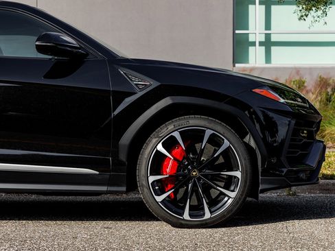 Used 2020 Lamborghini Urus image 11
