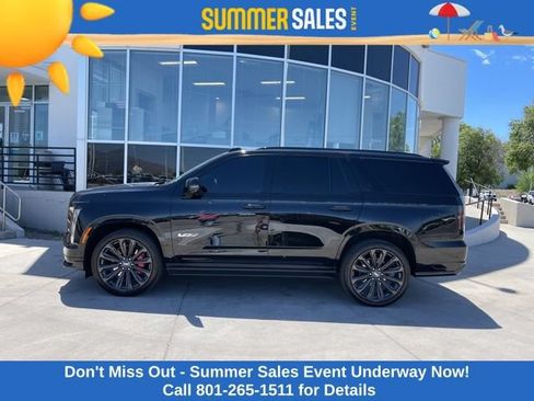Used 2025 Cadillac Escalade V AWD/4WD image 2