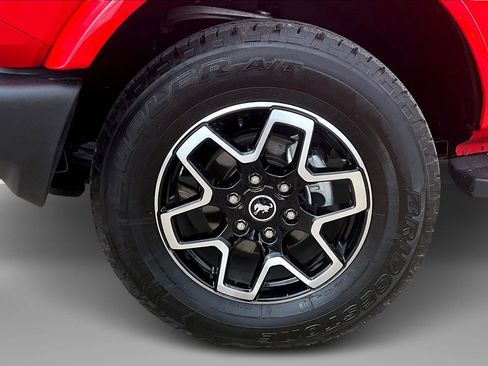 Used 2024 Ford Bronco Outer Banks image 9