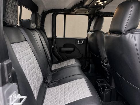 Used 2021 Jeep Gladiator Sport AWD/4WD image 12