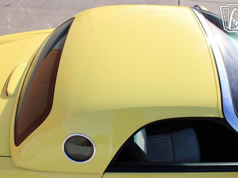 Used 2004 Ford Thunderbird image 7