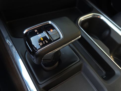 Used 2023 Chevrolet Silverado 1500 High Country w/ High Country Premium Package AWD/4WD image 21