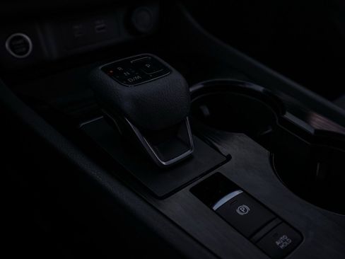 Used 2023 Nissan Rogue SV image 31