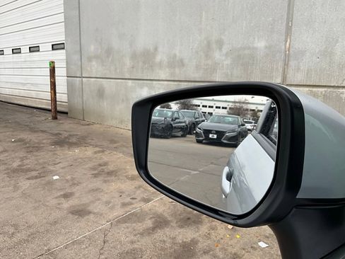 Used 2025 Nissan Versa SV image 18