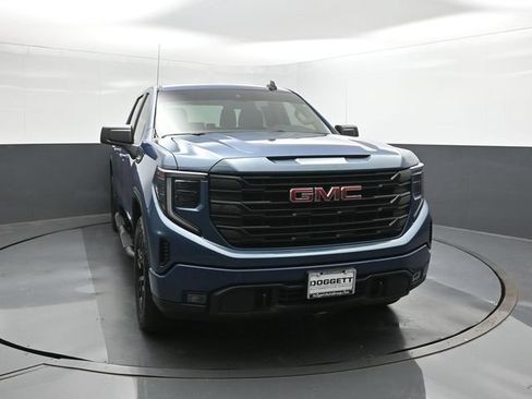 Used 2026 GMC Sierra 1500 Elevation w/ Elevation Select Package RWD image 17