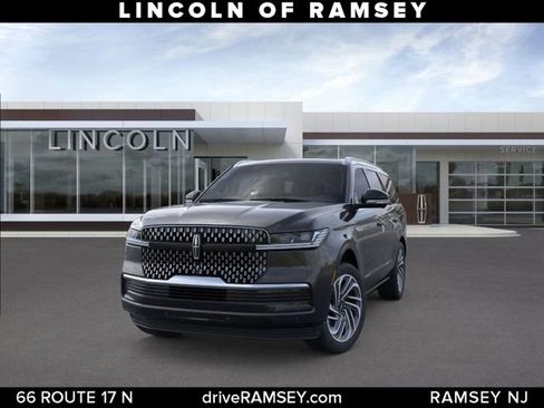 New 2025 Lincoln Navigator Reserve AWD/4WD image 2