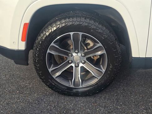 Used 2023 Jeep Grand Wagoneer 4WD image 10