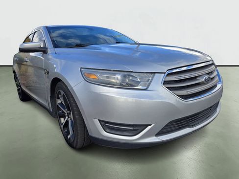 Used 2014 Ford Taurus SEL w/ Equipment Group 201A image 5