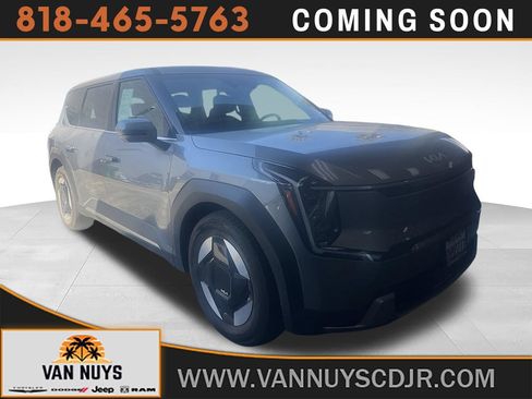Used 2024 Kia EV9 Light Long Range RWD image 1