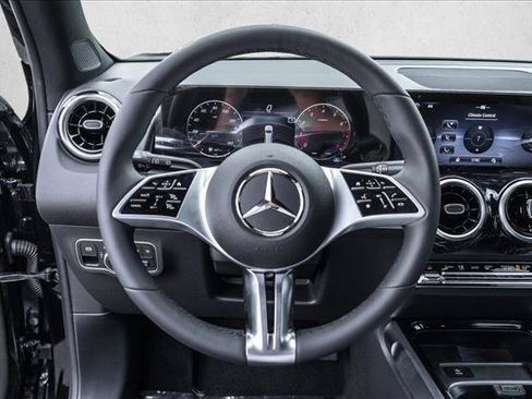 New 2026 Mercedes-Benz GLB 250 4MATIC image 12