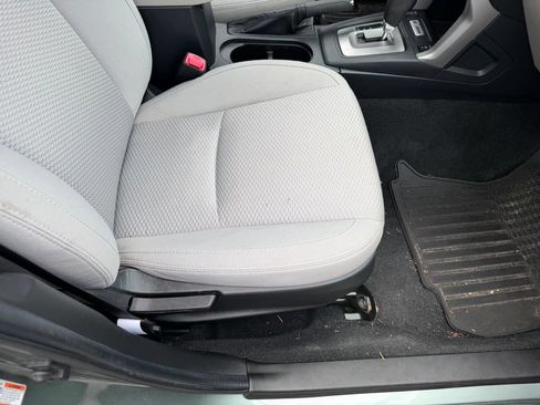 Used 2018 Subaru Forester 2.5i Premium w/ All-Weather Package AWD/4WD image 17