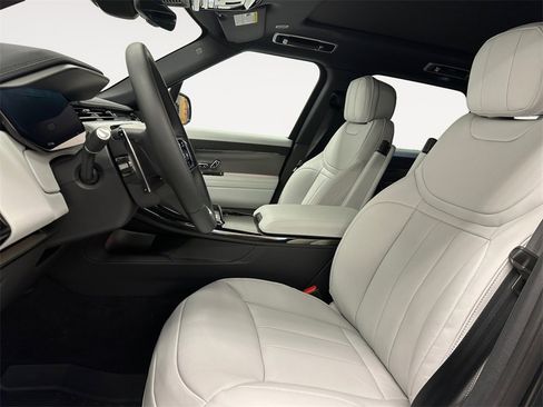 New 2025 Land Rover Range Rover Sport SE image 7