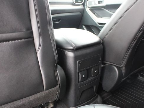 Used 2023 Ford Explorer XLT w/ Equipment Group 202A AWD/4WD image 24
