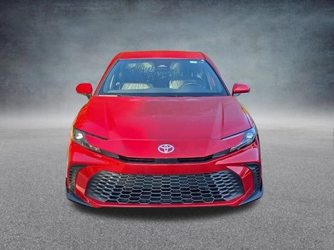 Used 2025 Toyota Camry SE FWD image 3
